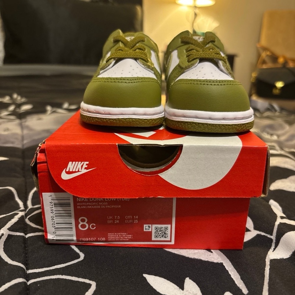 Nike Dunk Low White/Pacific/Moss Size 8c New